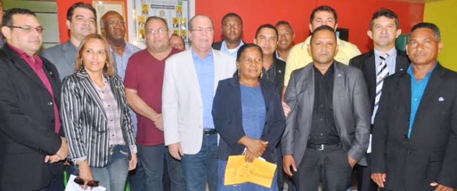 Marreca e Hildo com o prefeito Zé Martins e vereadores