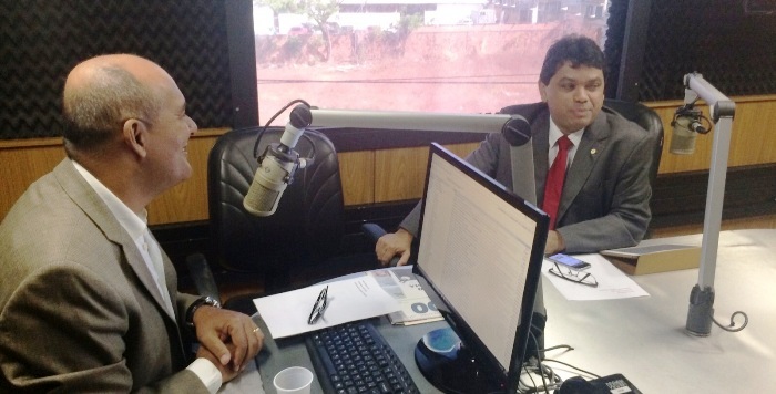 Márcio Jerry com o jornalista da Mirante Roberto Fernandes