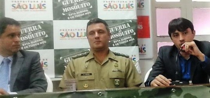 André Campos, com Edivaldo e o representante do Exército