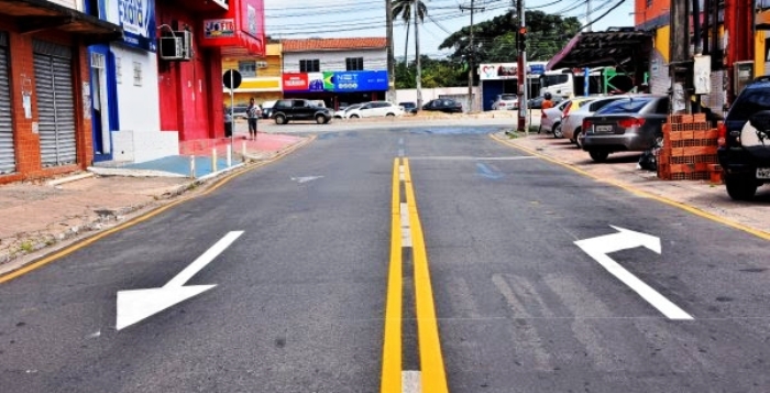 Rua do Aririzal recebeu sinalização horizontal para orientar o motorista