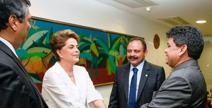 Waldir negociou com Dino a mudança para Dilma