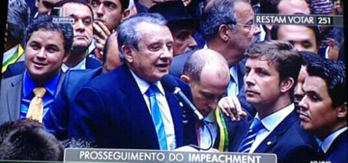 José Reinaldo ignorou os apelos de Flávio Dino e votou contra Dilma