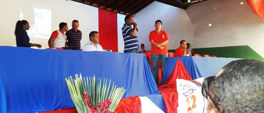Amaury Almeida foi ovacionado por líderes do PDT e de outros partidos