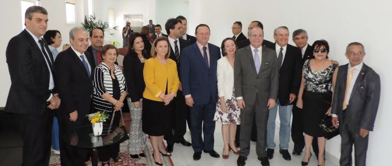 Hildo com Rocha com Regina Rocha entre autoridades, na inauguração da nova sede do Ministério Público