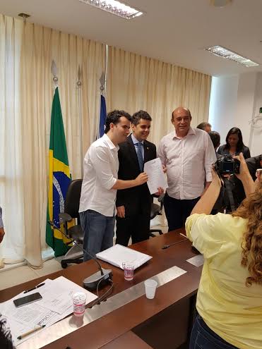 Os prefeitos de Altamira e Santa Inês com Adriano Sarney: acordo selado