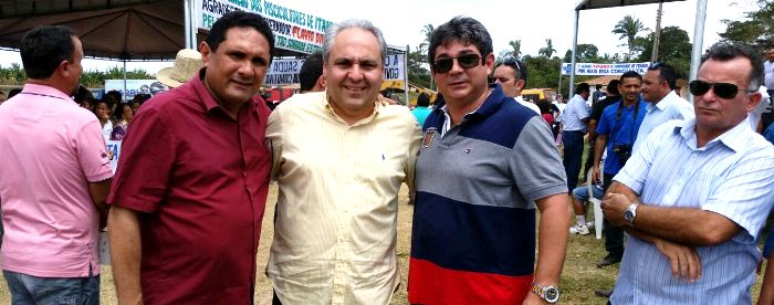 Marcelo Tavares e os candidatos da oposição aos comunistas em Cajapió
