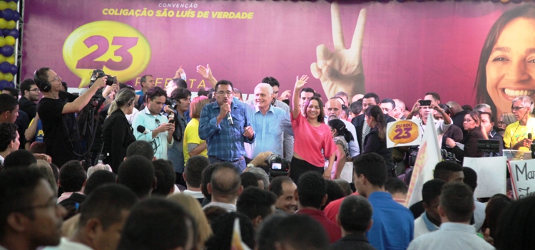 Eliziane Gama entre seu atual vice, José Joaquim, e o ex, deputado Cabo Campos, que a apoia, mesmo sendo do DEM 