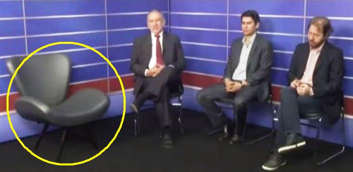 Novamente na TV Guará, já no segundo turno; cadeira vazia diante dos jornalistas; quarta fuga...